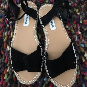 Black Steve Madden sandals size 8